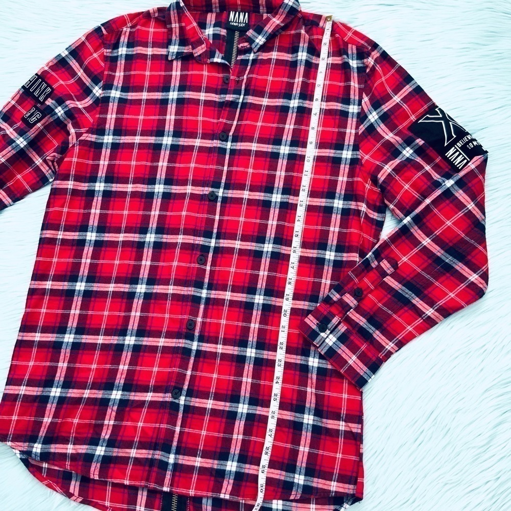 nANA jUDY
Views Graphic Plaid Button-Down Shirt - Picture 8 of 10